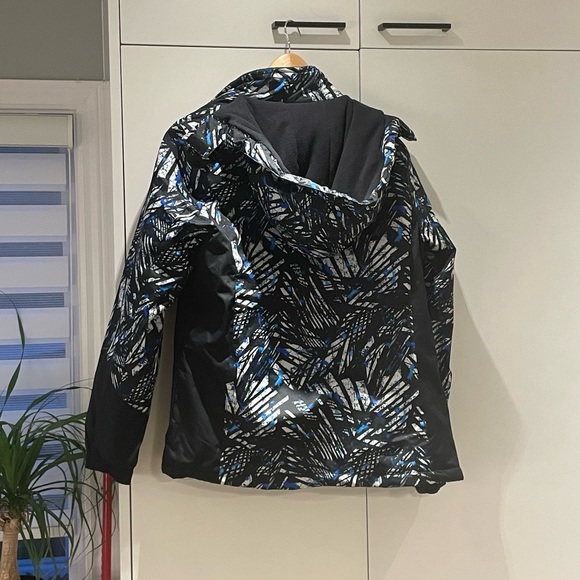 Winter ski jacket - Picture 3 of 5
